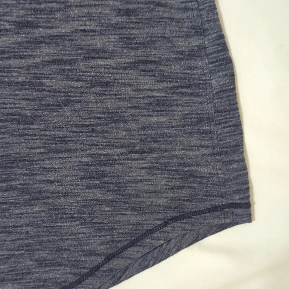 Lululemon Do the Twist Tank Yoga, Color Heathered Deep Navy Size 2 - Picture 14 of 14